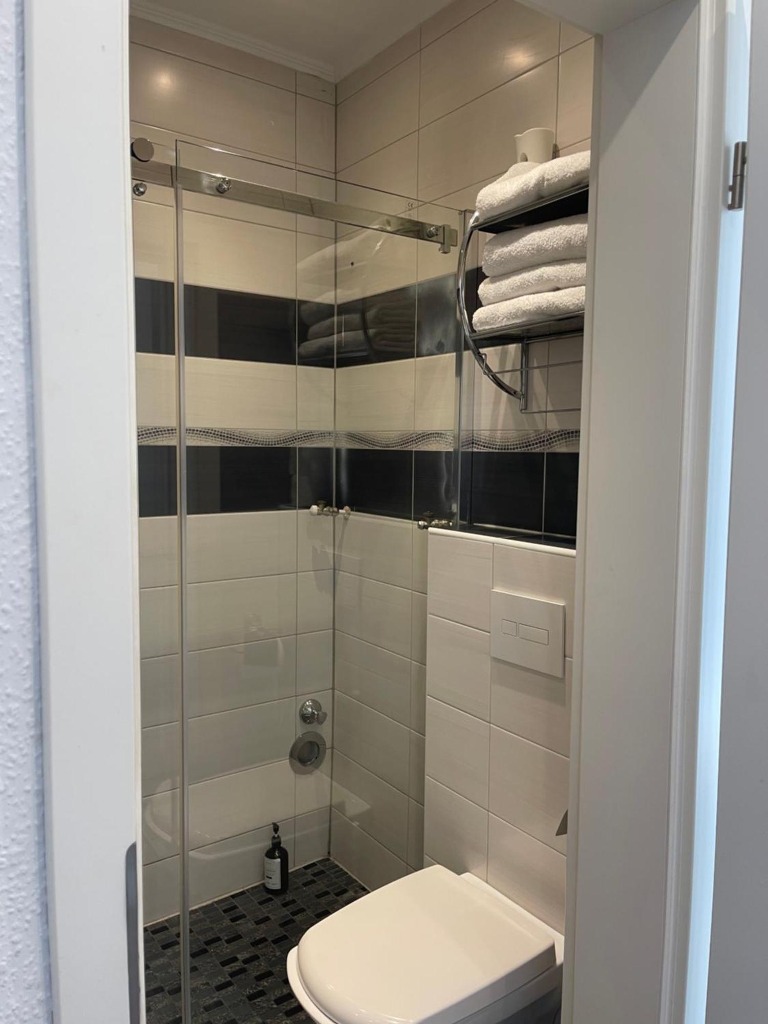 Tmj Apartment 2 Düsseldorf Buitenkant foto